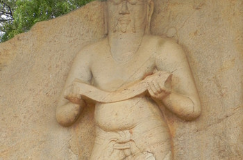 Maha Parakkramabahu Statue
